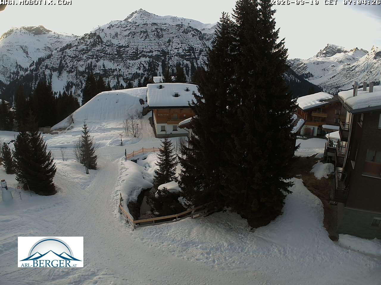 Archiv Foto Webcam Oberlech: Pension Berger