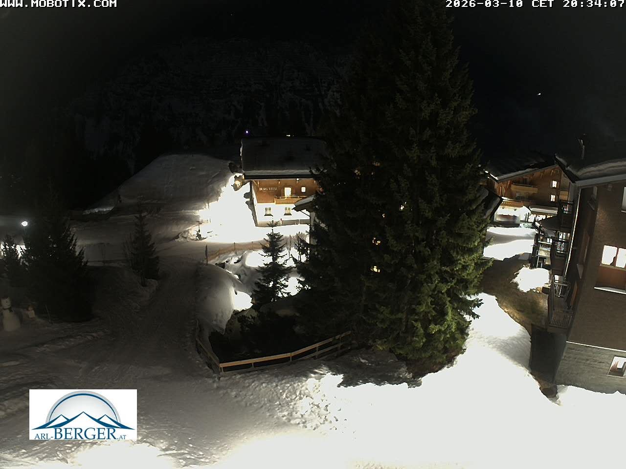Archived image Webcam Oberlech: guest house Berger