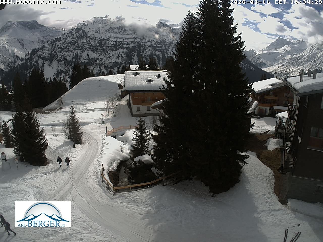 Archiv Foto Webcam Oberlech: Pension Berger