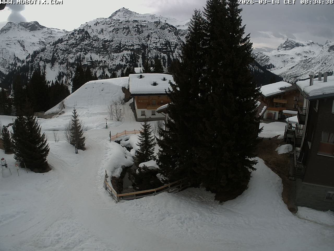 Archived image Webcam Oberlech: guest house Berger