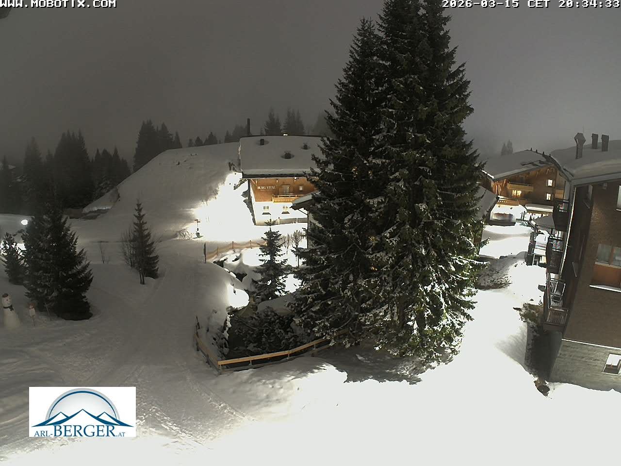 Archived image Webcam Oberlech: guest house Berger