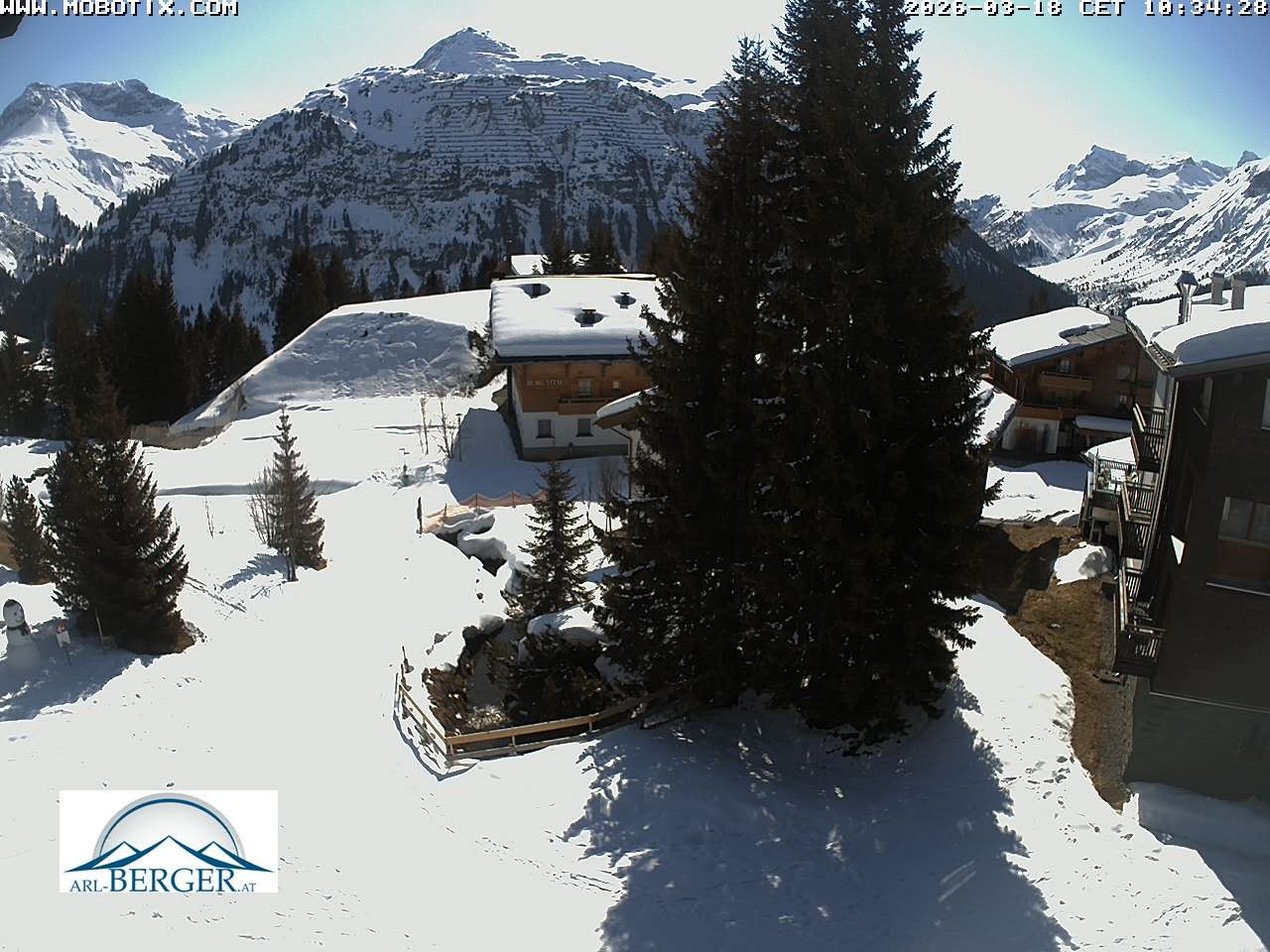 Archiv Foto Webcam Oberlech: Pension Berger