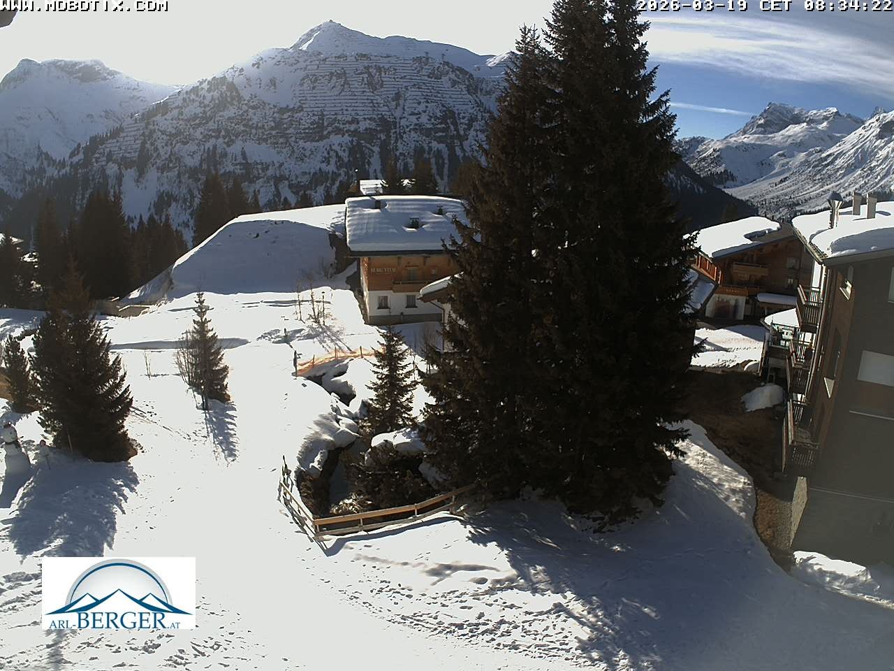 Archived image Webcam Oberlech: guest house Berger