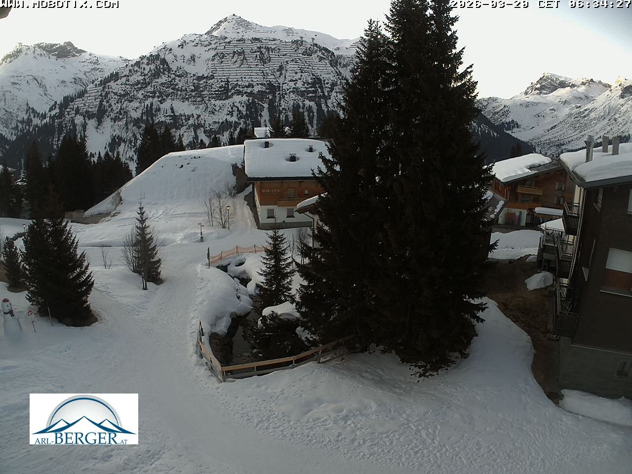 Archiv Foto Webcam Oberlech: Pension Berger
