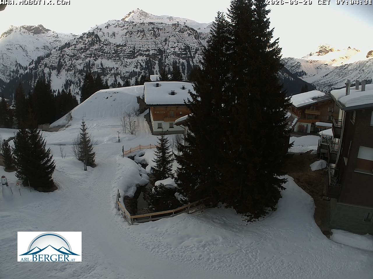 Archiv Foto Webcam Oberlech: Pension Berger