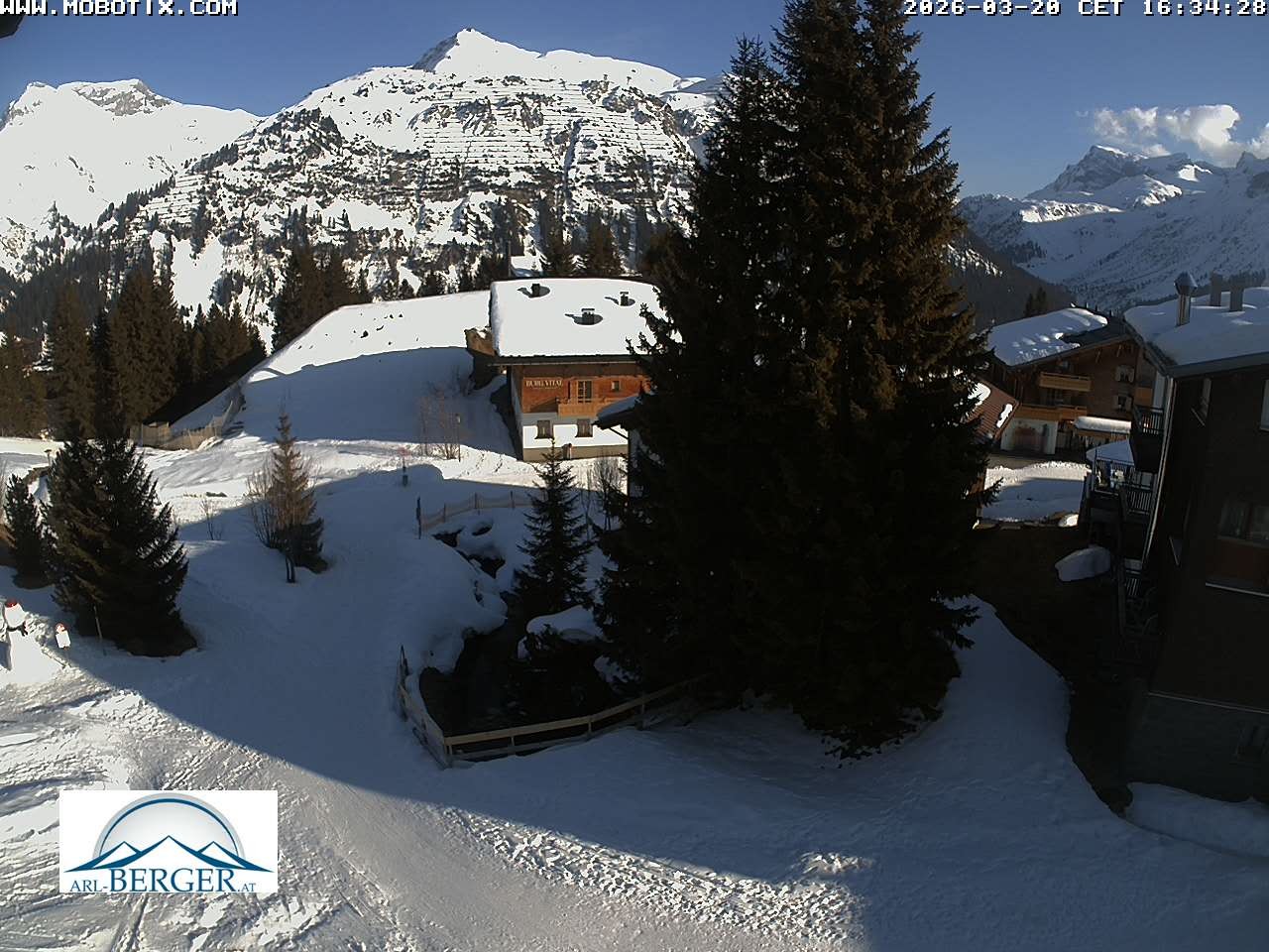 Archiv Foto Webcam Oberlech: Pension Berger