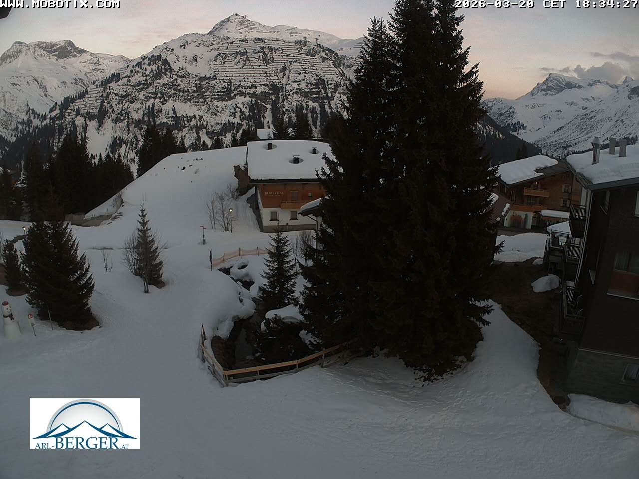 Archiv Foto Webcam Oberlech: Pension Berger