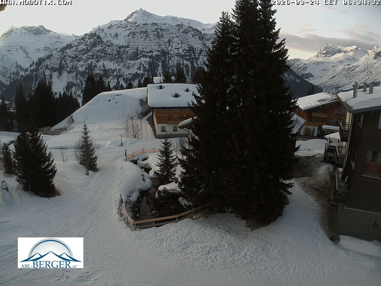 Archiv Foto Webcam Oberlech: Pension Berger