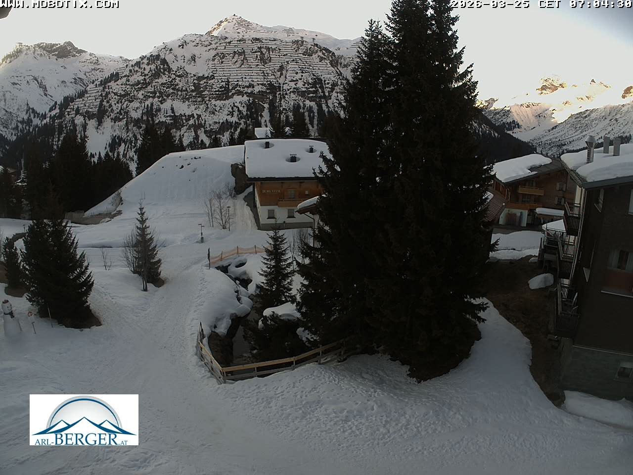 Archiv Foto Webcam Oberlech: Pension Berger