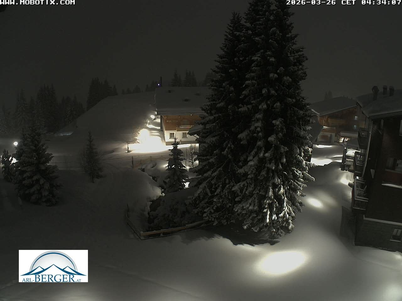 Archived image Webcam Oberlech: guest house Berger