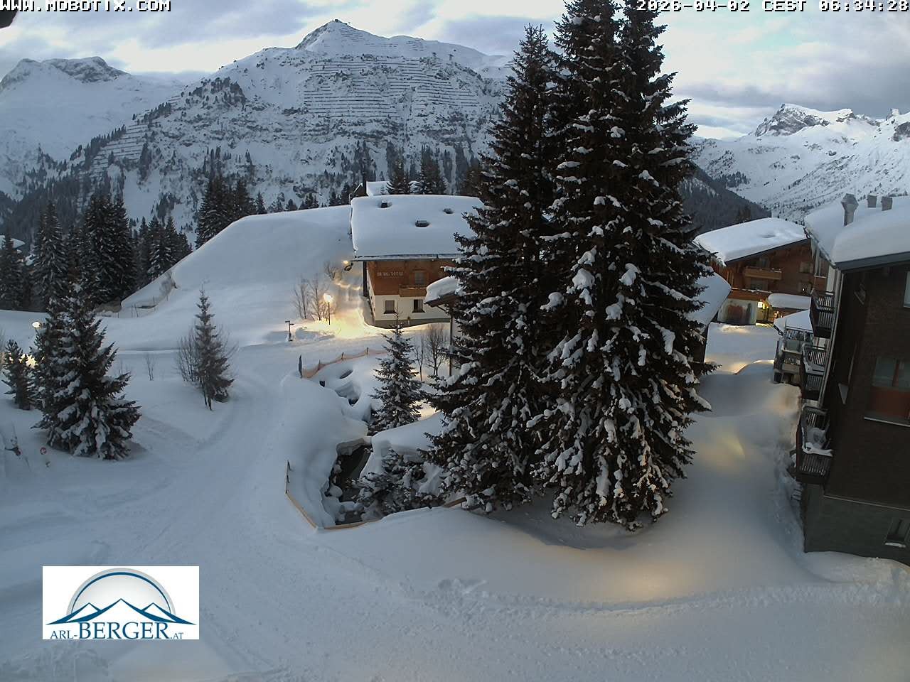 Archiv Foto Webcam Oberlech: Pension Berger