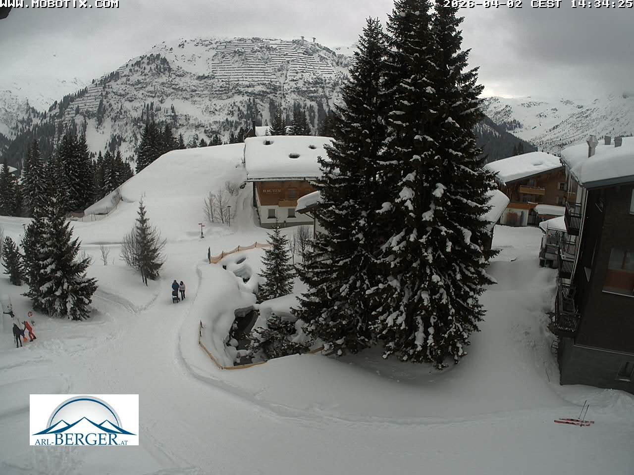 Archiv Foto Webcam Oberlech: Pension Berger