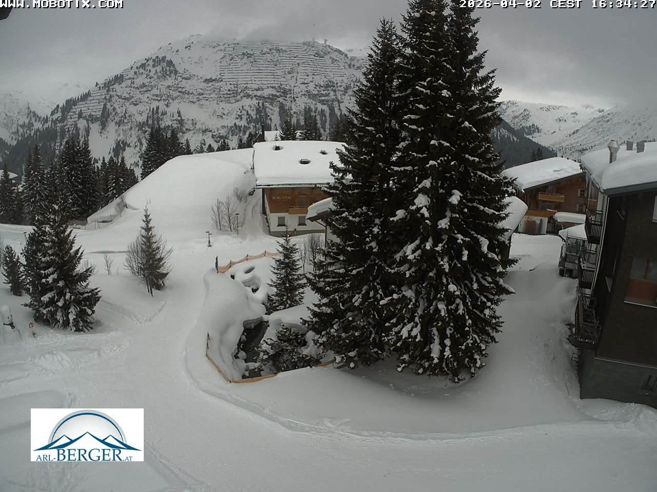 Archiv Foto Webcam Oberlech: Pension Berger