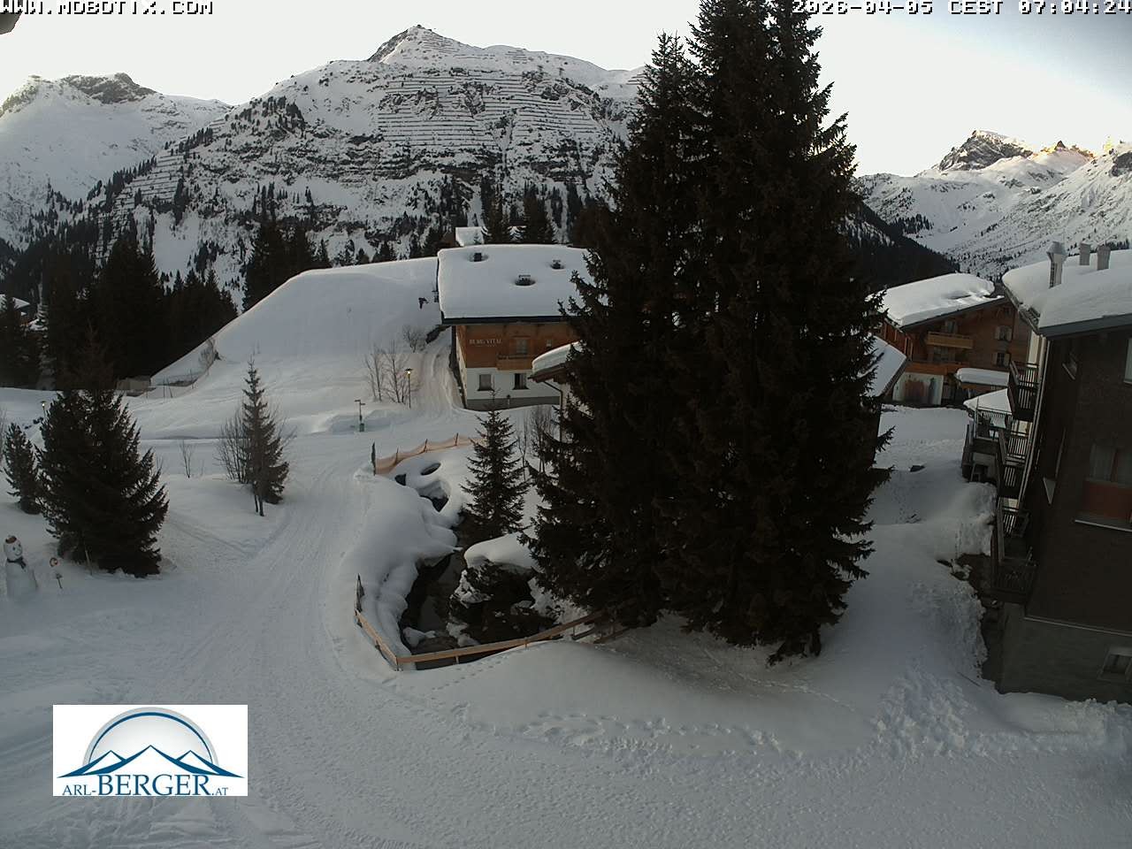 Archiv Foto Webcam Oberlech: Pension Berger