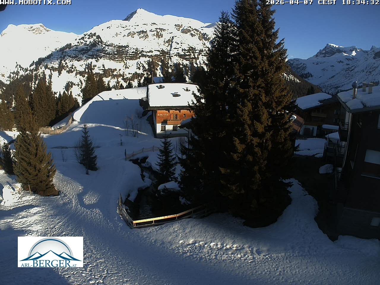 Archived image Webcam Oberlech: guest house Berger
