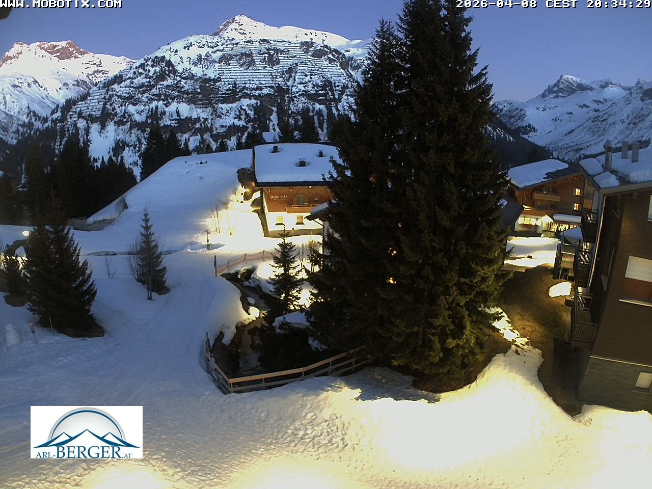 Archived image Webcam Oberlech: guest house Berger