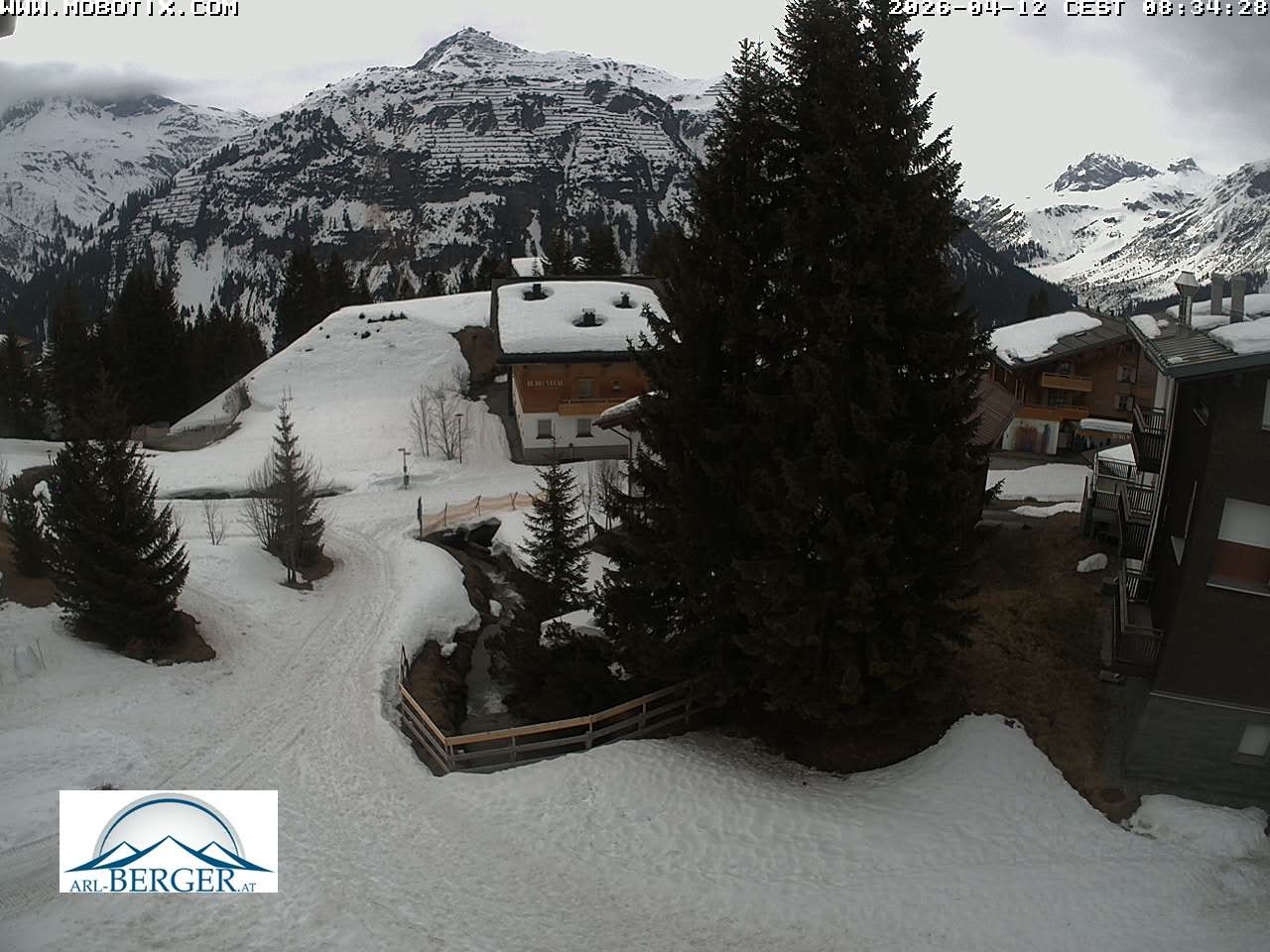 Archived image Webcam Oberlech: guest house Berger