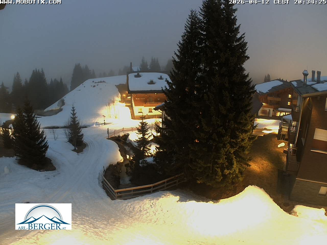 Archived image Webcam Oberlech: guest house Berger