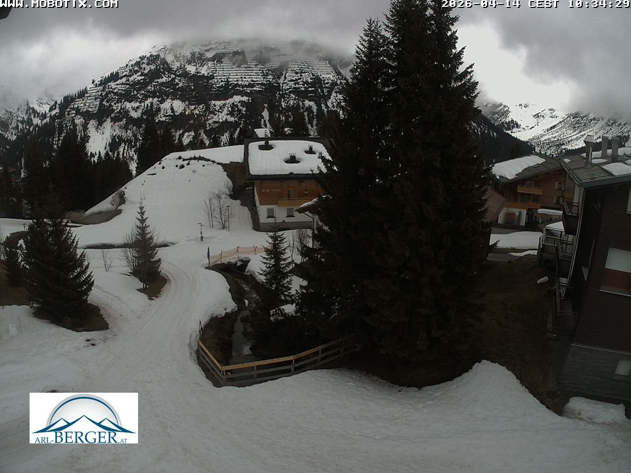 Archiv Foto Webcam Oberlech: Pension Berger
