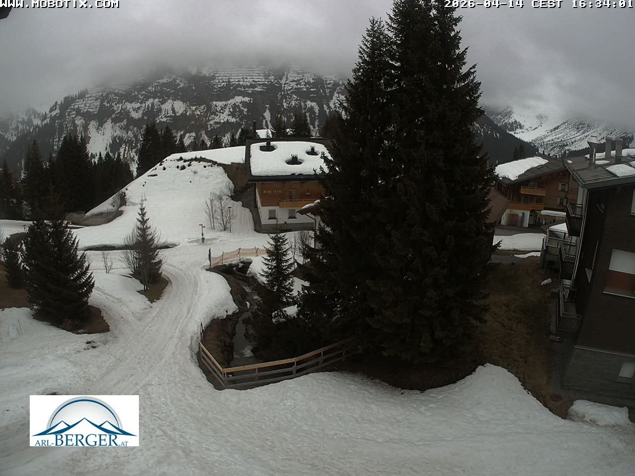 Archiv Foto Webcam Oberlech: Pension Berger