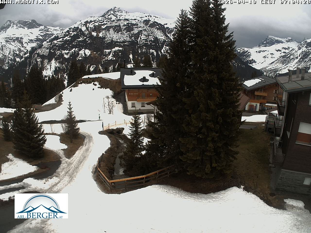 Archiv Foto Webcam Oberlech: Pension Berger