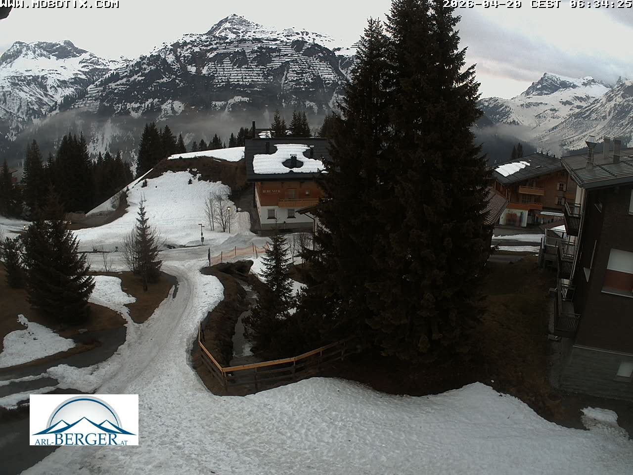 Archiv Foto Webcam Oberlech: Pension Berger
