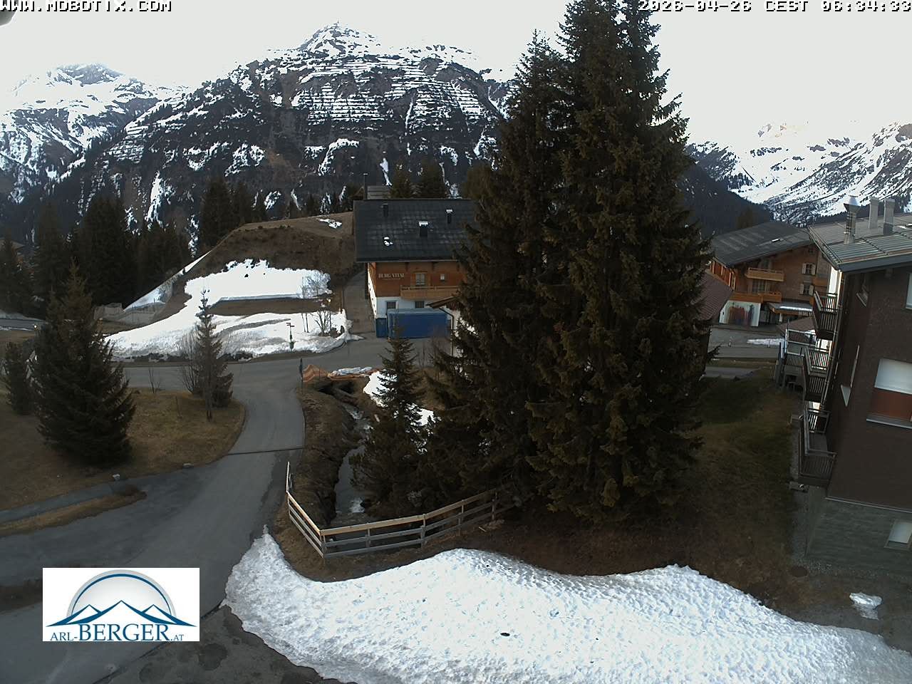 Archived image Webcam Oberlech: guest house Berger