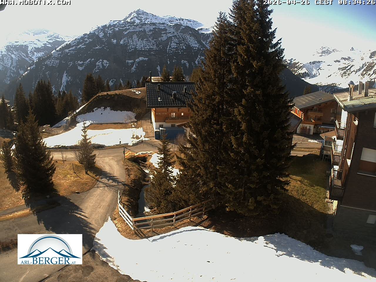 Archived image Webcam Oberlech: guest house Berger