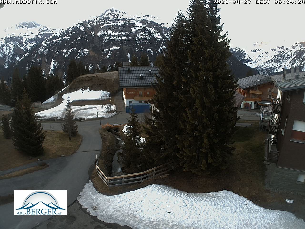 Archived image Webcam Oberlech: guest house Berger