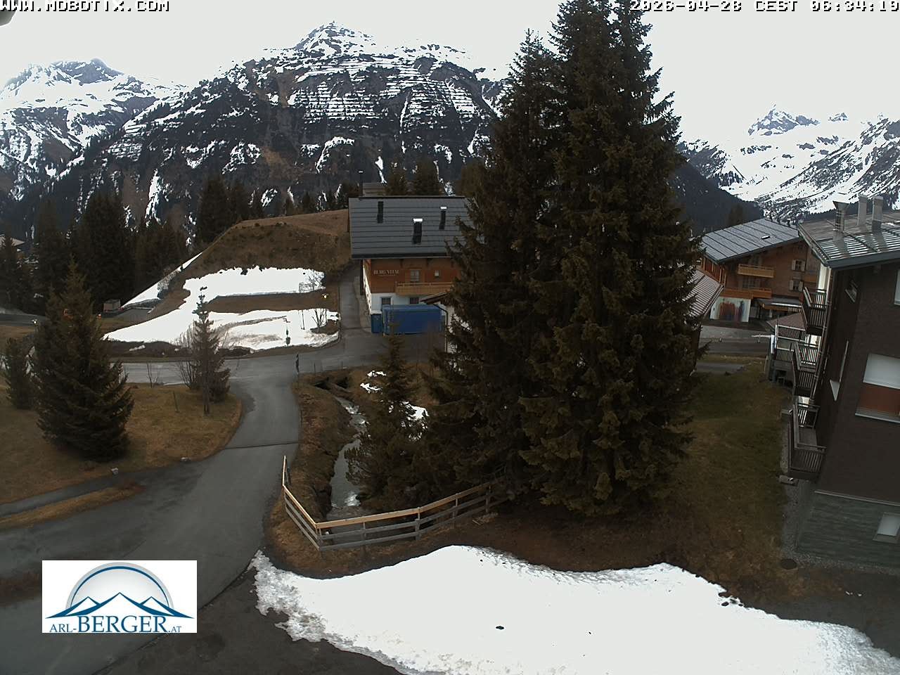 Archived image Webcam Oberlech: guest house Berger