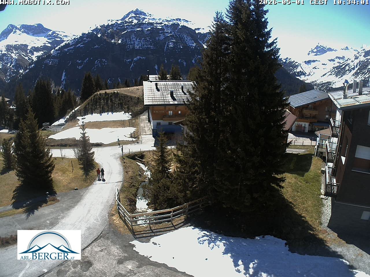 Archiv Foto Webcam Oberlech: Pension Berger
