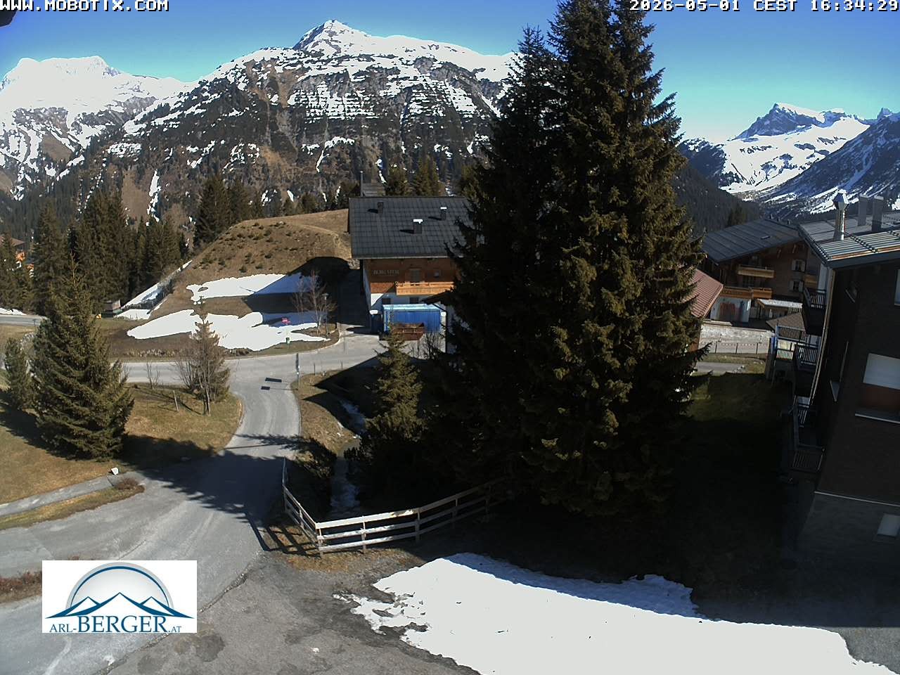 Archiv Foto Webcam Oberlech: Pension Berger