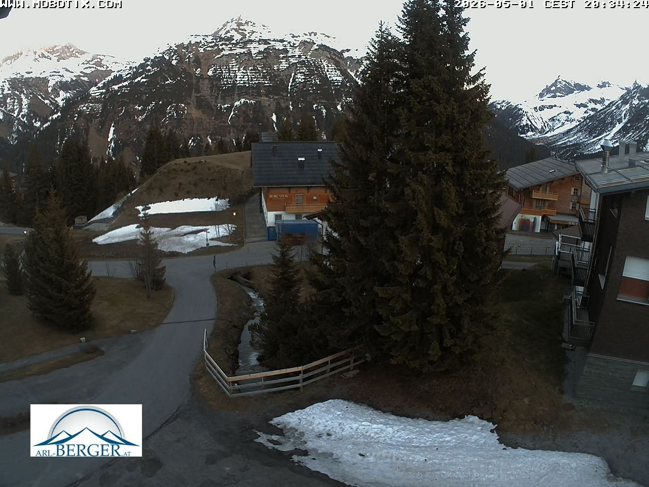 Archiv Foto Webcam Oberlech: Pension Berger
