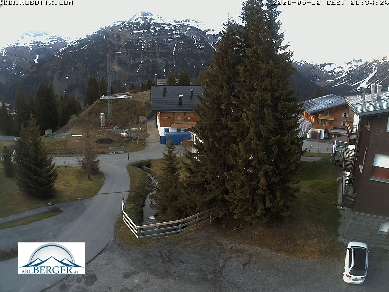 Archived image Webcam Oberlech: guest house Berger