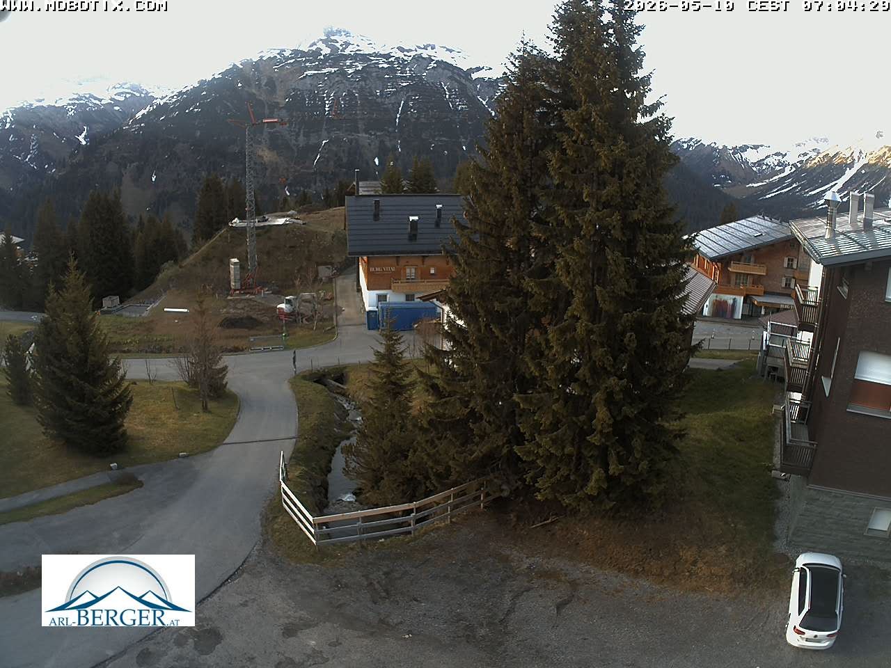 Archived image Webcam Oberlech: guest house Berger