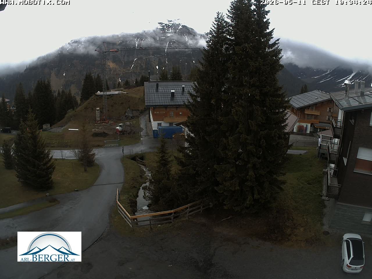 Archived image Webcam Oberlech: guest house Berger