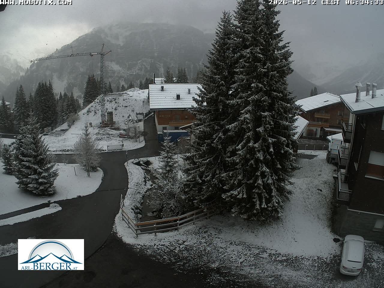 Archived image Webcam Oberlech: guest house Berger
