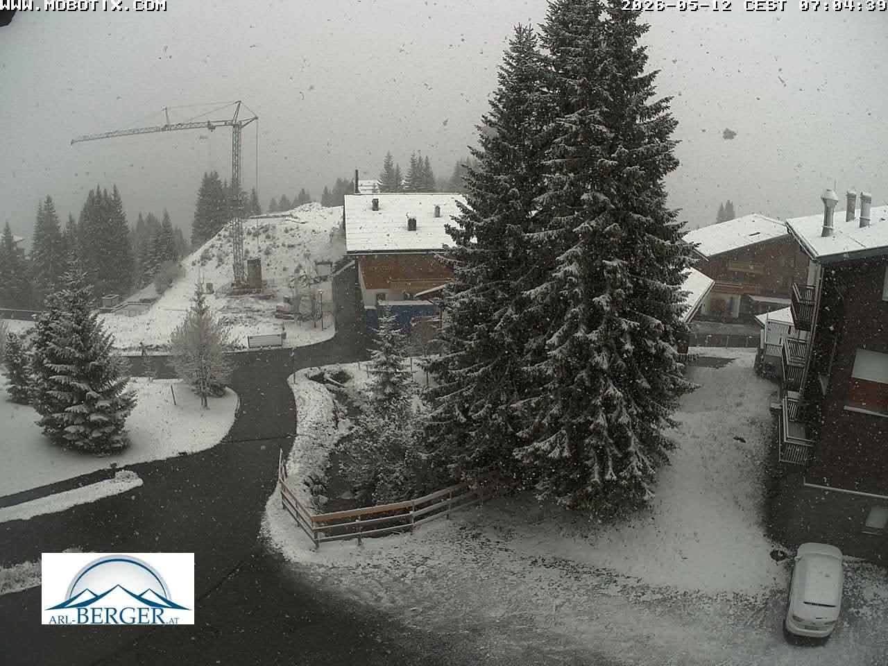 Archived image Webcam Oberlech: guest house Berger