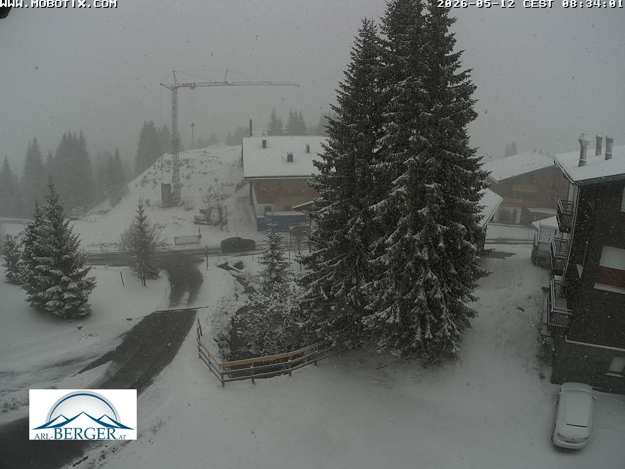Archived image Webcam Oberlech: guest house Berger