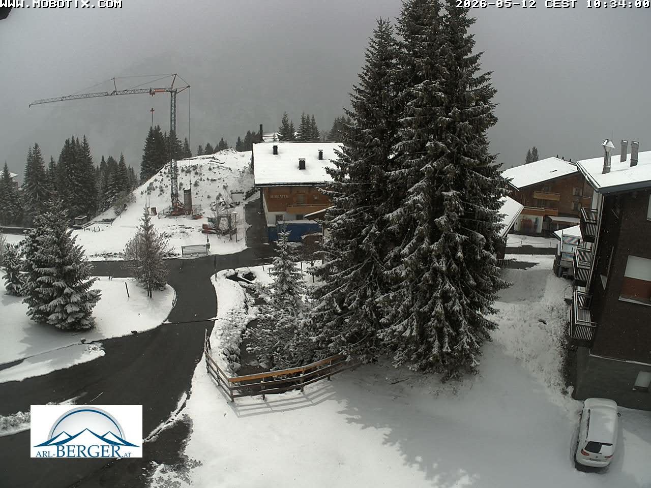 Archived image Webcam Oberlech: guest house Berger