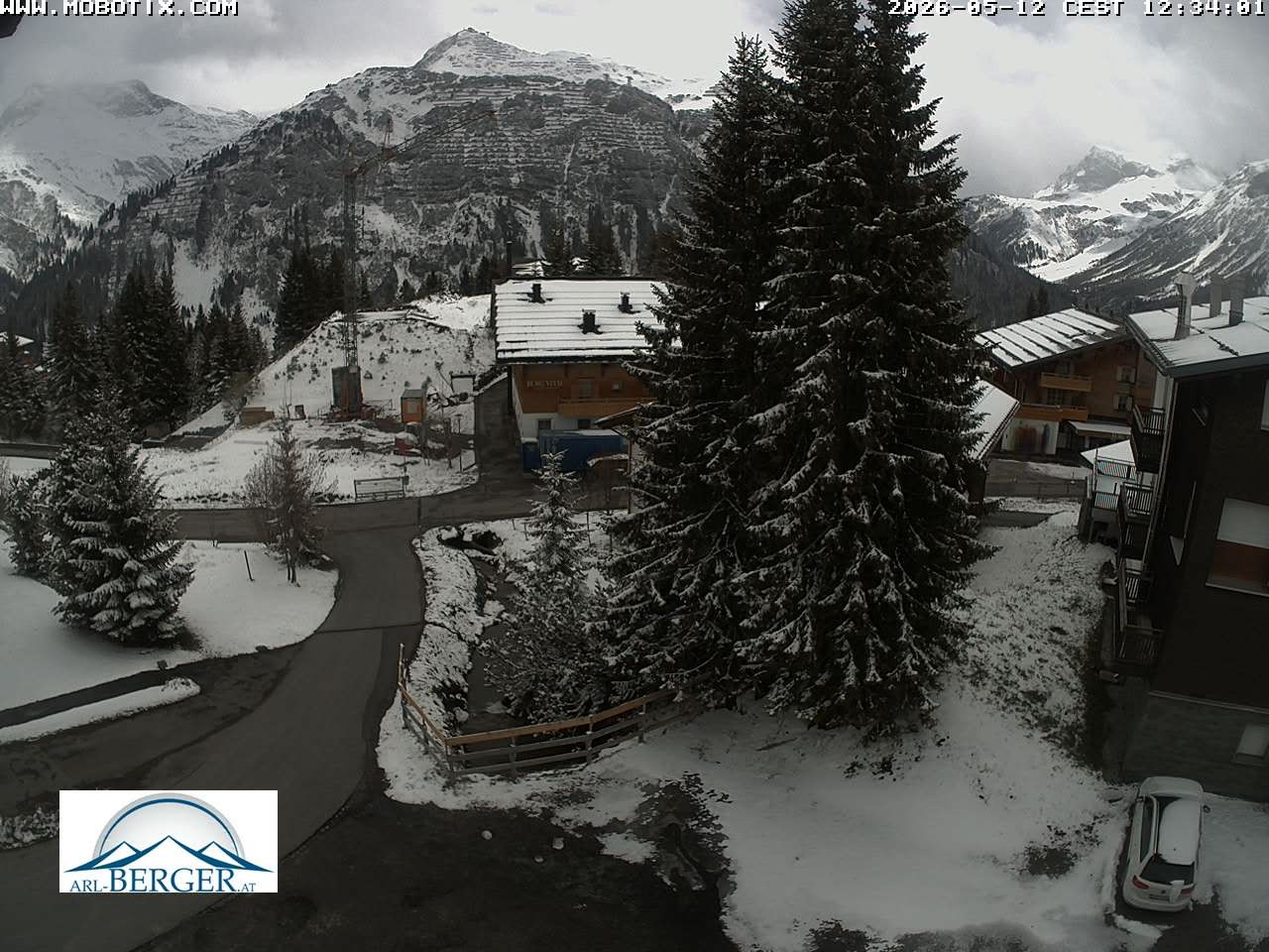Archived image Webcam Oberlech: guest house Berger
