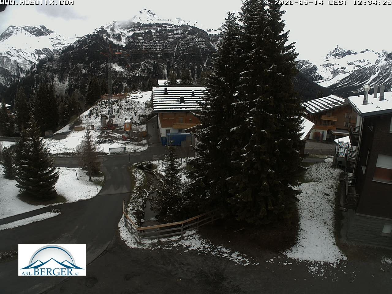 Archived image Webcam Oberlech: guest house Berger