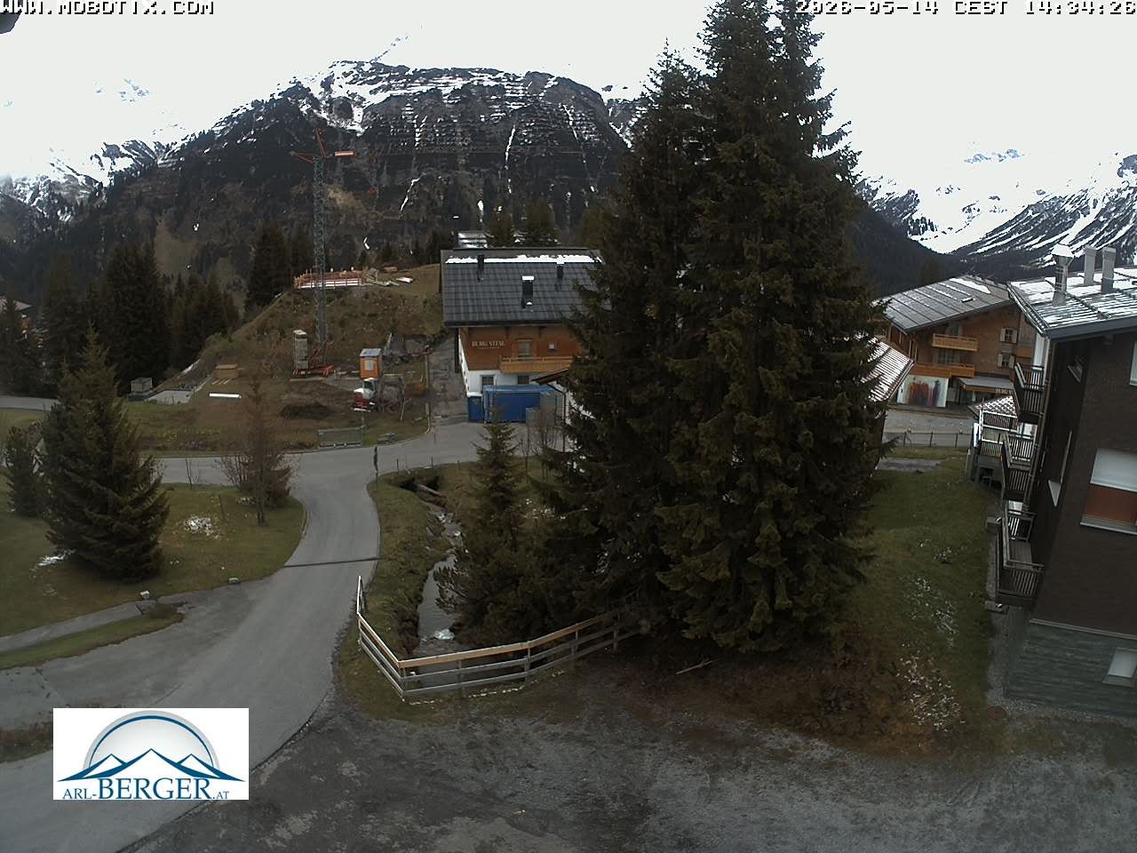 Archived image Webcam Oberlech: guest house Berger