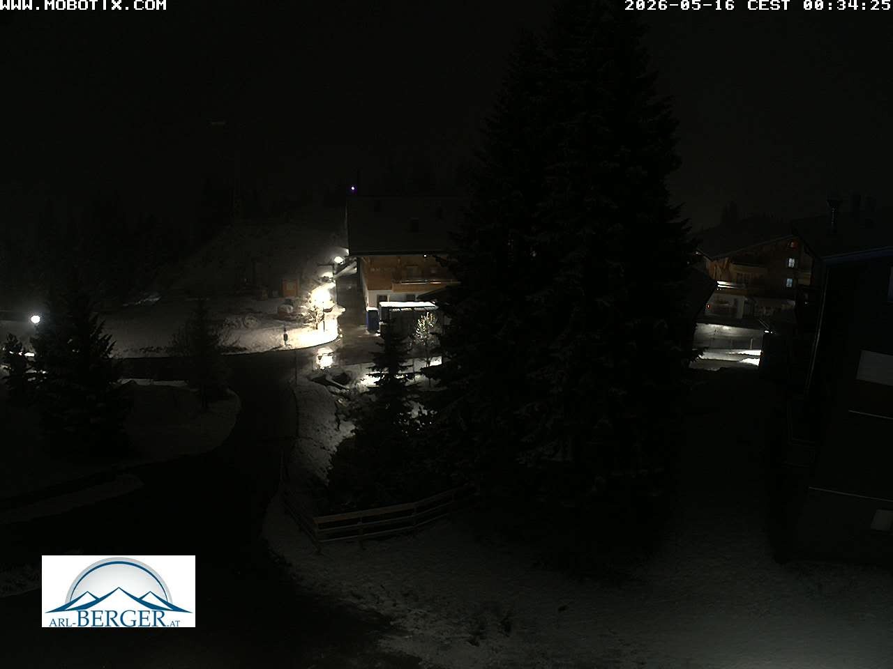 Archived image Webcam Oberlech: guest house Berger