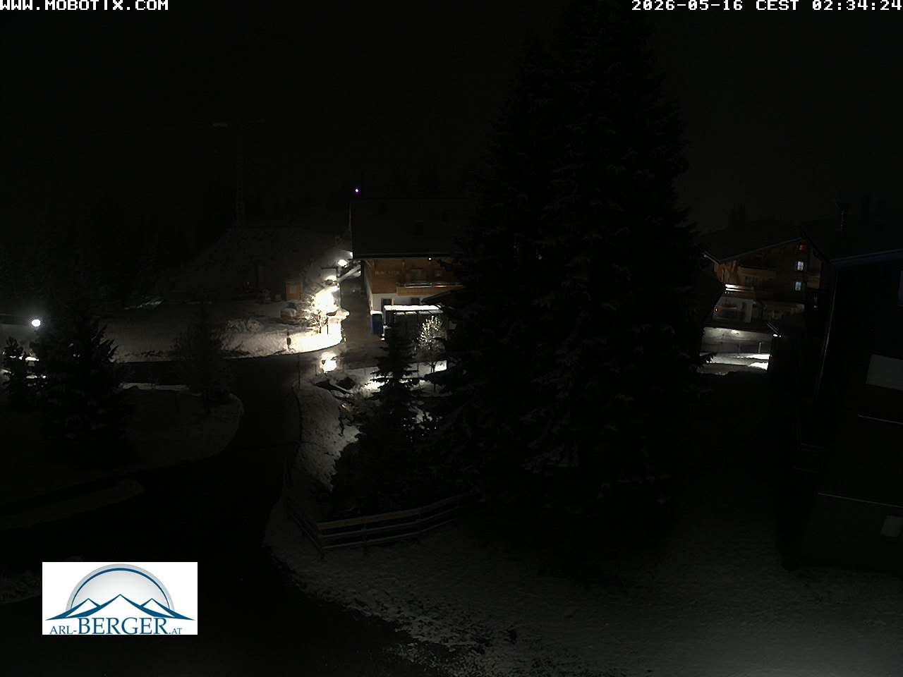 Archived image Webcam Oberlech: guest house Berger