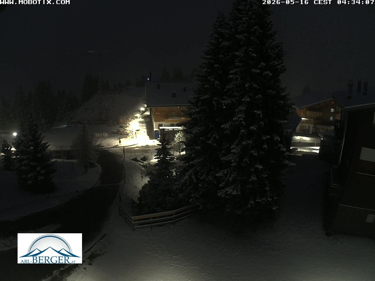 Archived image Webcam Oberlech: guest house Berger