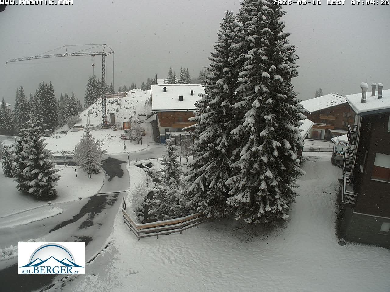 Archived image Webcam Oberlech: guest house Berger