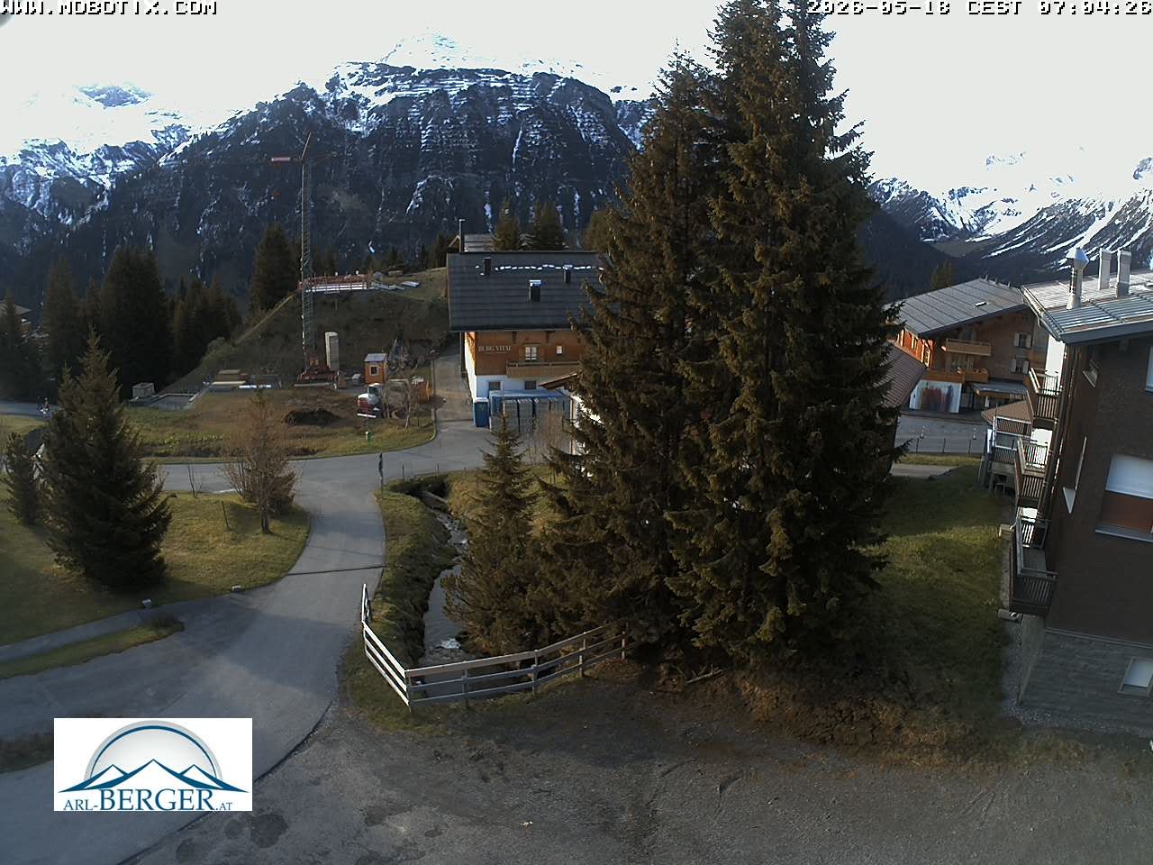 Archived image Webcam Oberlech: guest house Berger