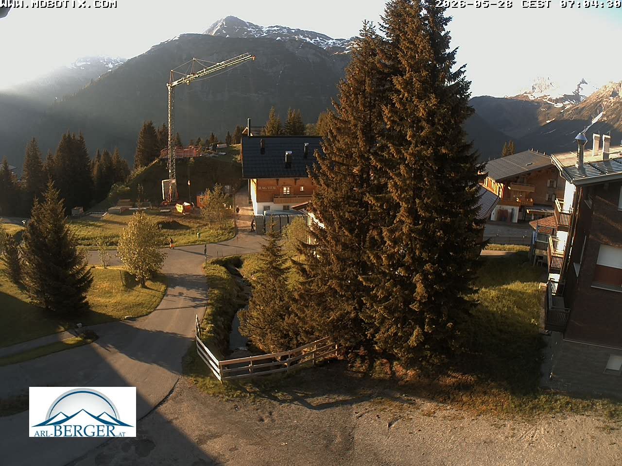 Archiv Foto Webcam Oberlech: Pension Berger