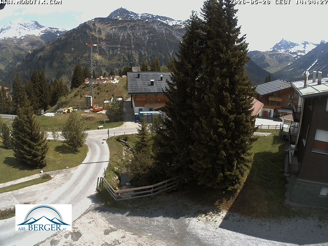 Archived image Webcam Oberlech: guest house Berger